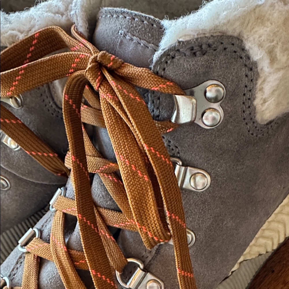 Sorel Out N About Winter Conquest Waterproof Boots w/Shearling Cuff Women’s 8.5 - Picture 13 of 16